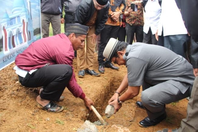 Peletakan Batu Pertama Pembangunan Mesjid Baitul Ihsan Jorong Taratak Jarang Nagari Talang Babungo